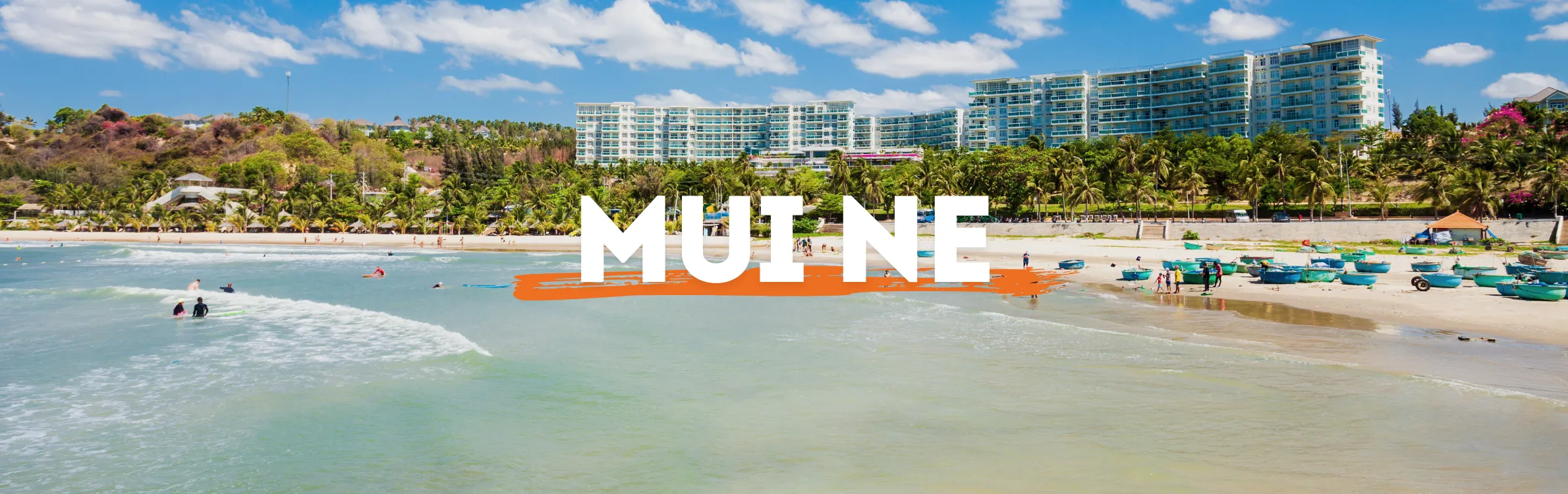 Strand mit Booten in Mui Ne